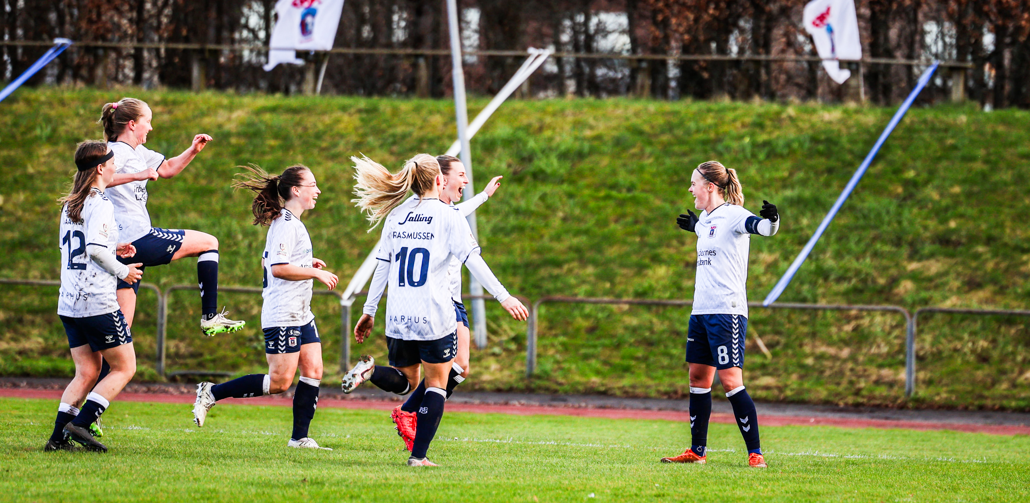 AGF KVINDEFODBOLD I STOR KAMP LØRDAG